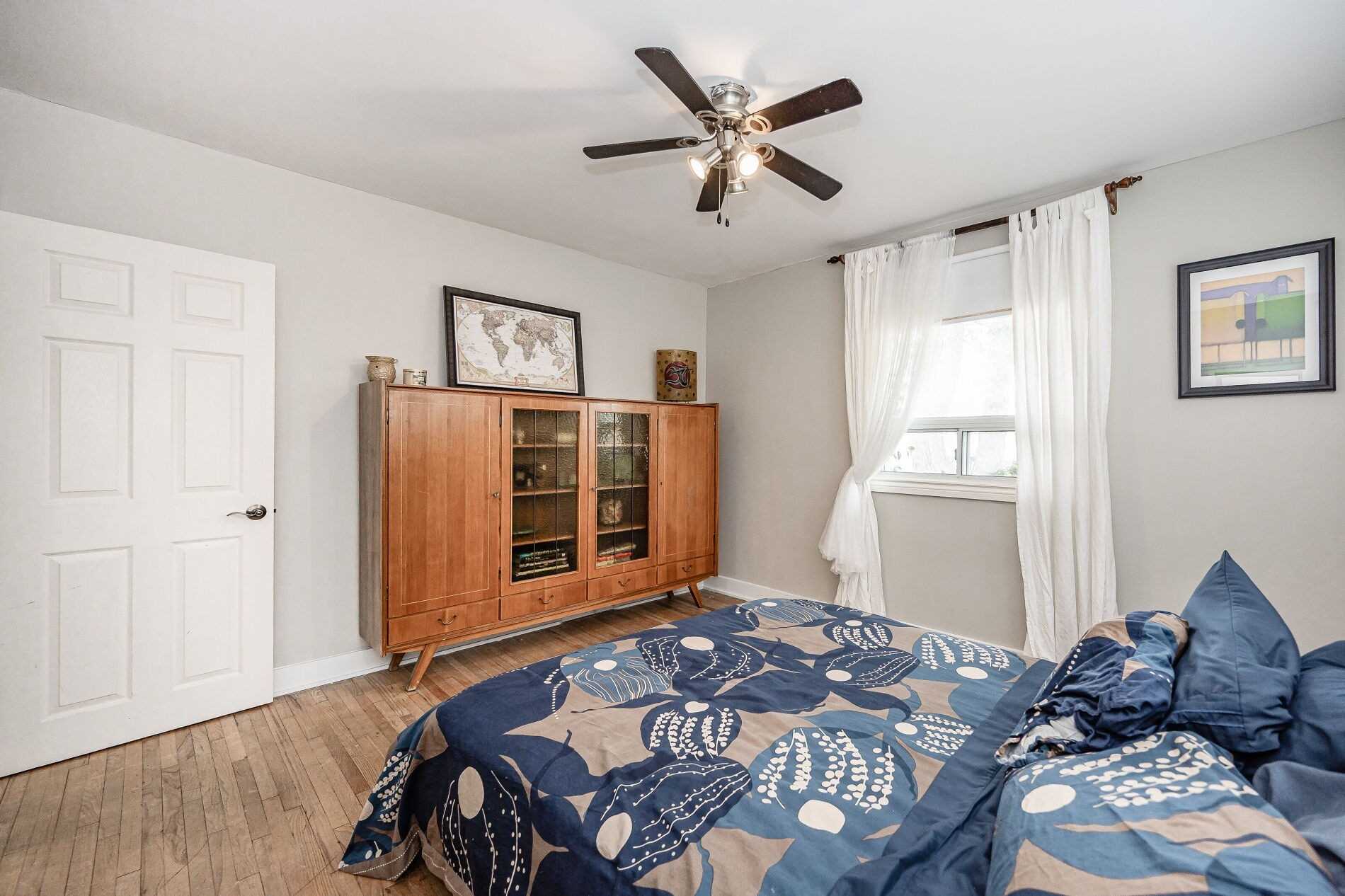 25 Mineola Rd E