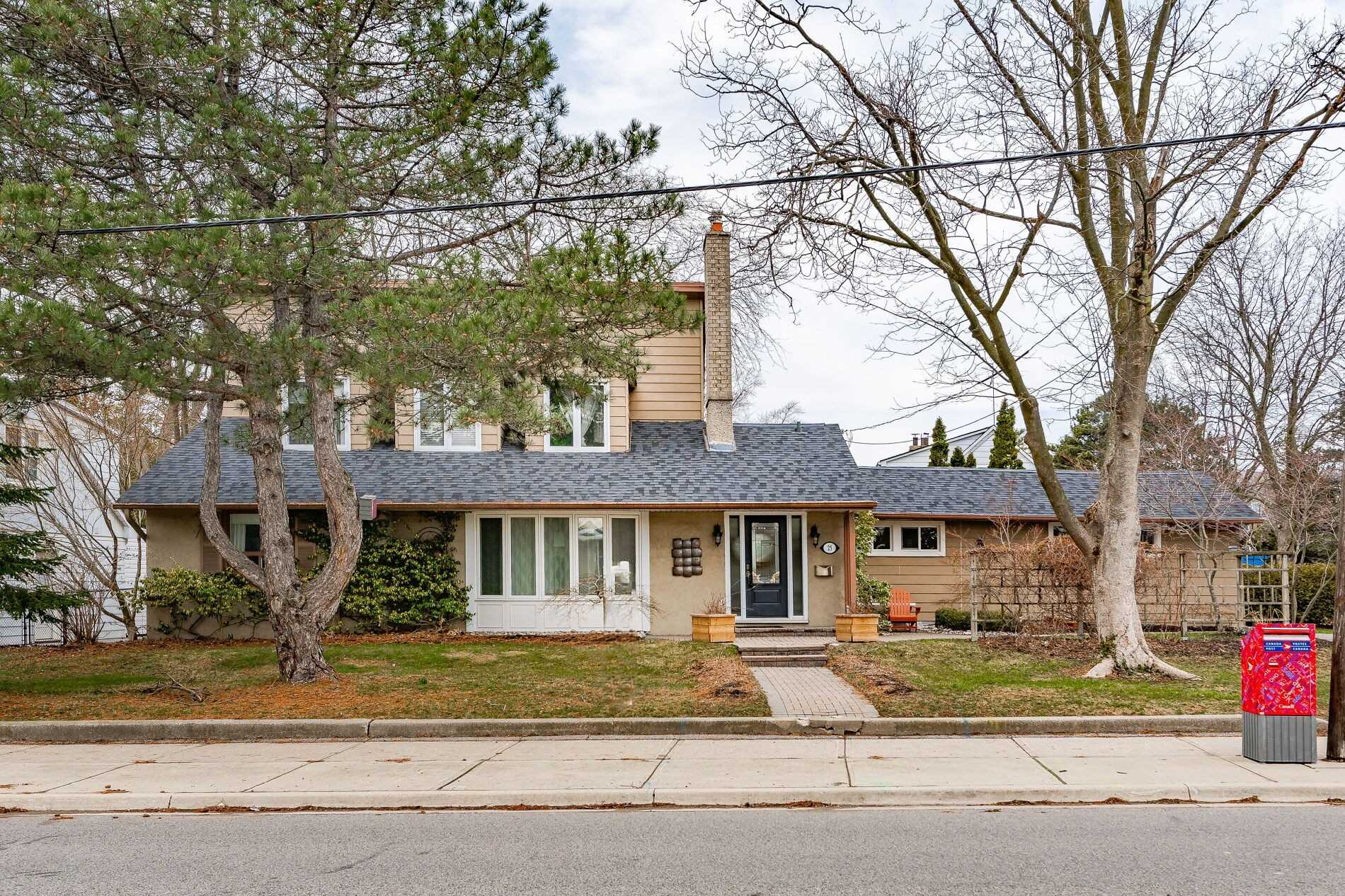 25 Mineola Rd E