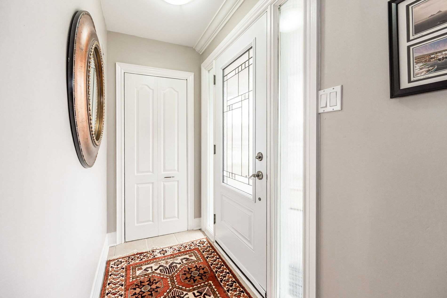 25 Mineola Rd E