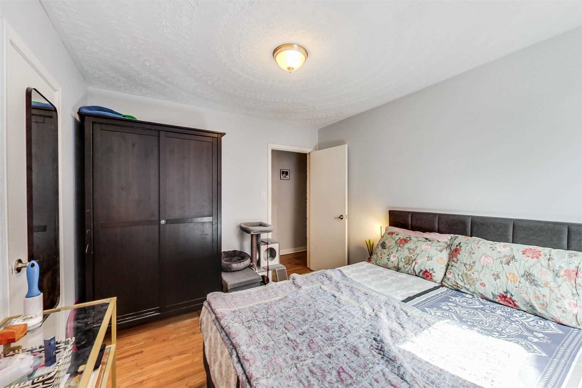 1162 Dovercourt Rd