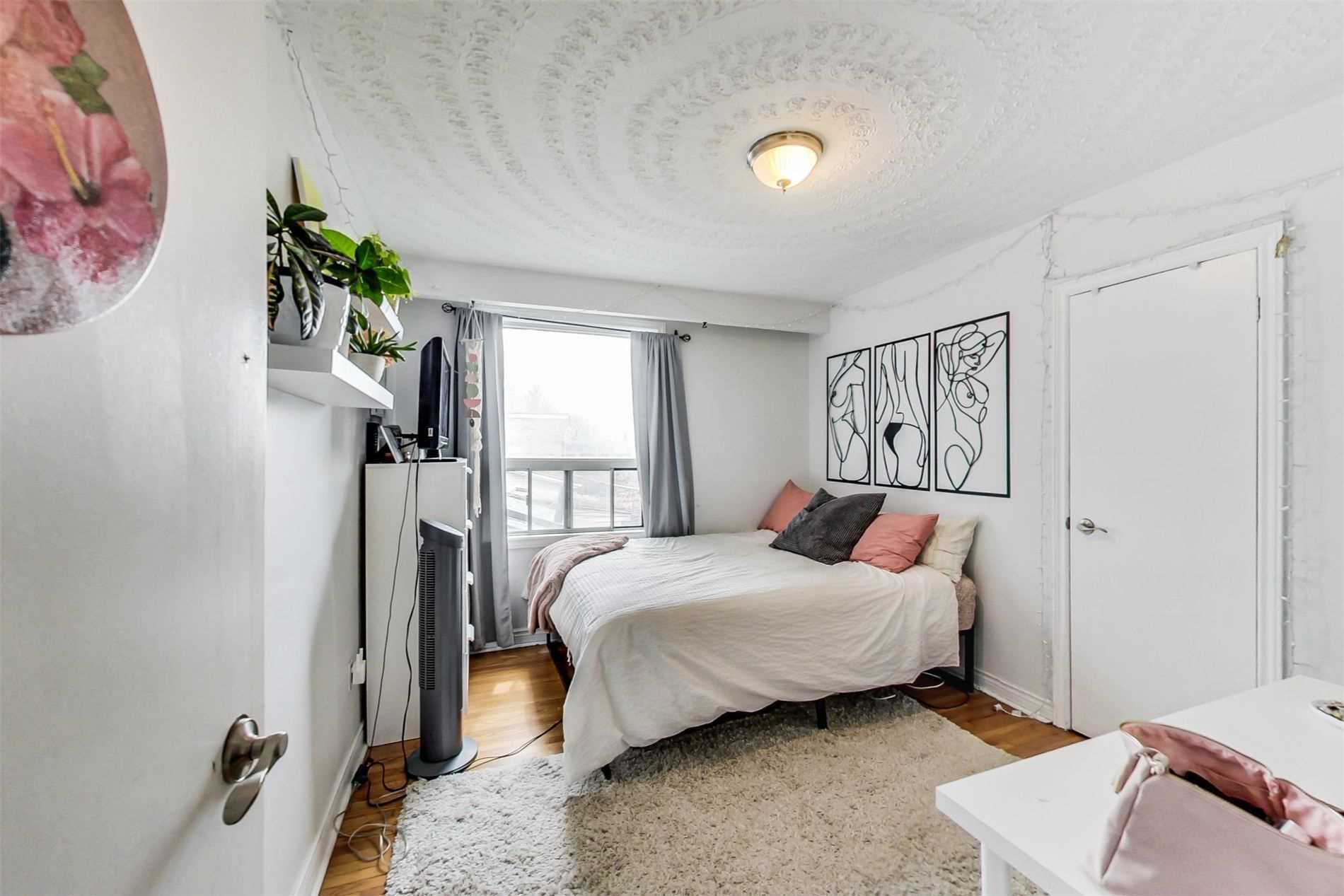 1162 Dovercourt Rd