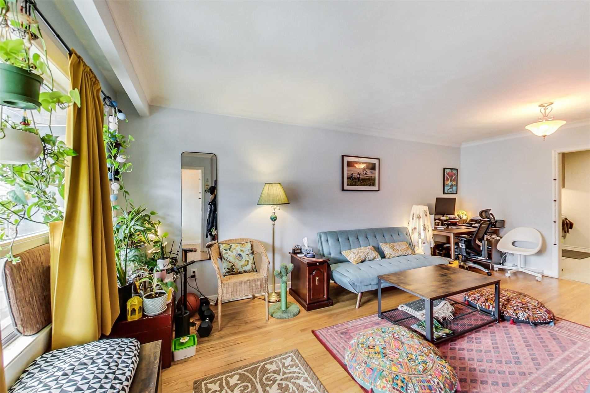 1162 Dovercourt Rd