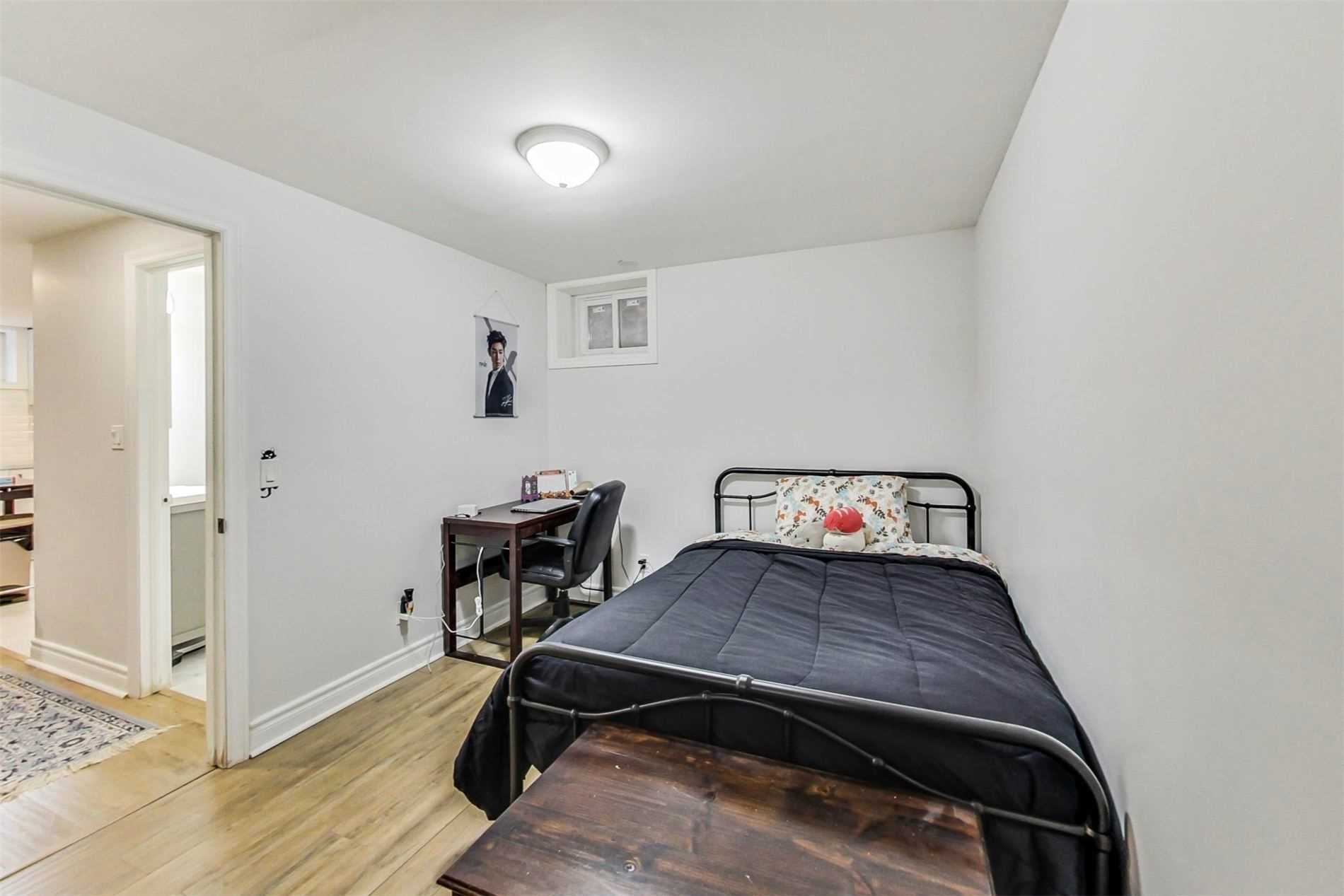 1162 Dovercourt Rd