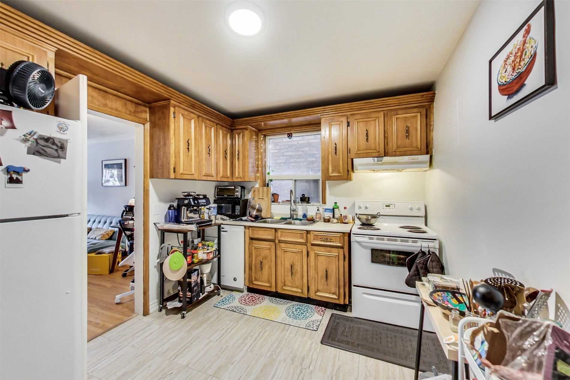 1162 Dovercourt Rd