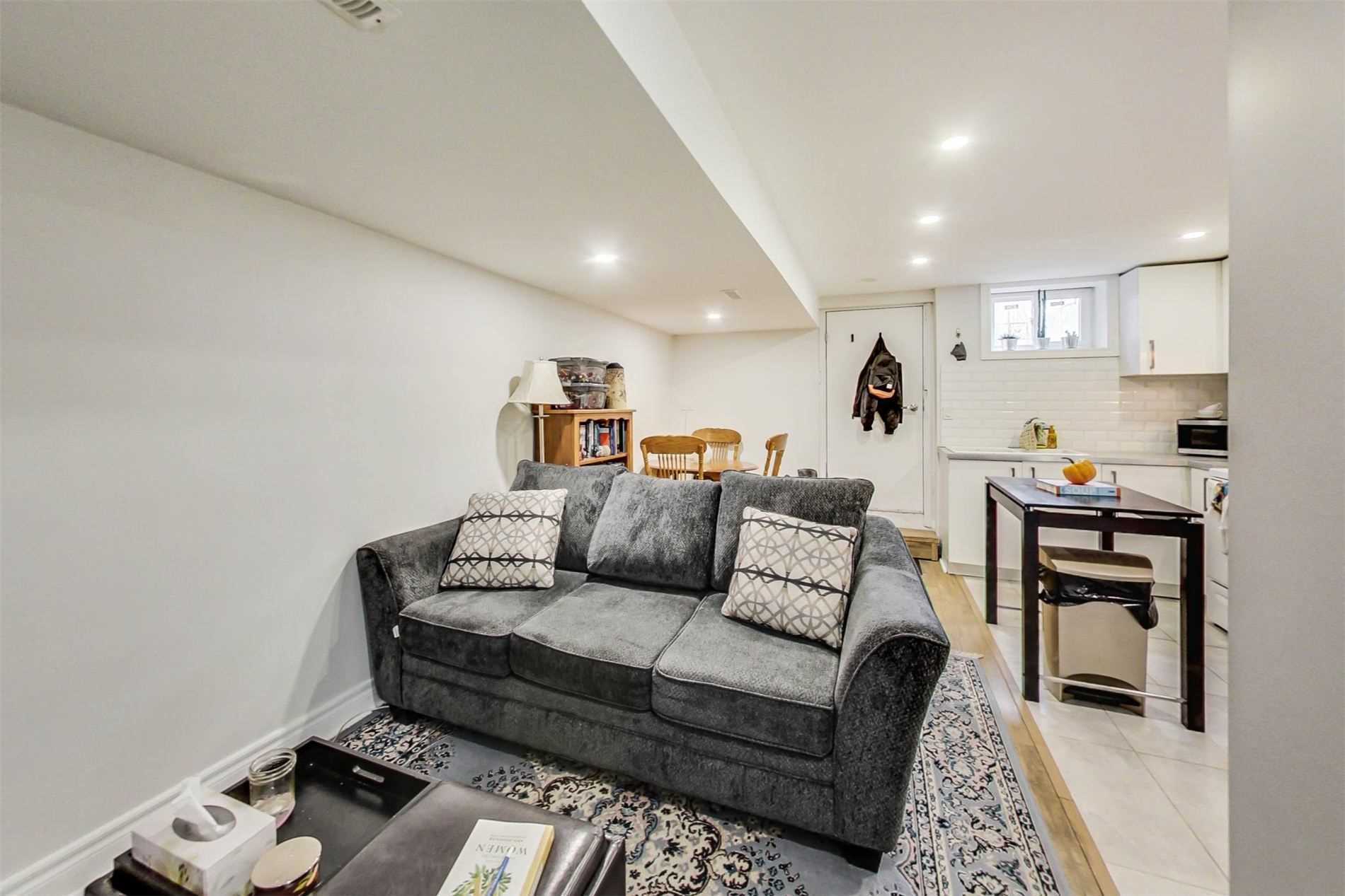 1162 Dovercourt Rd