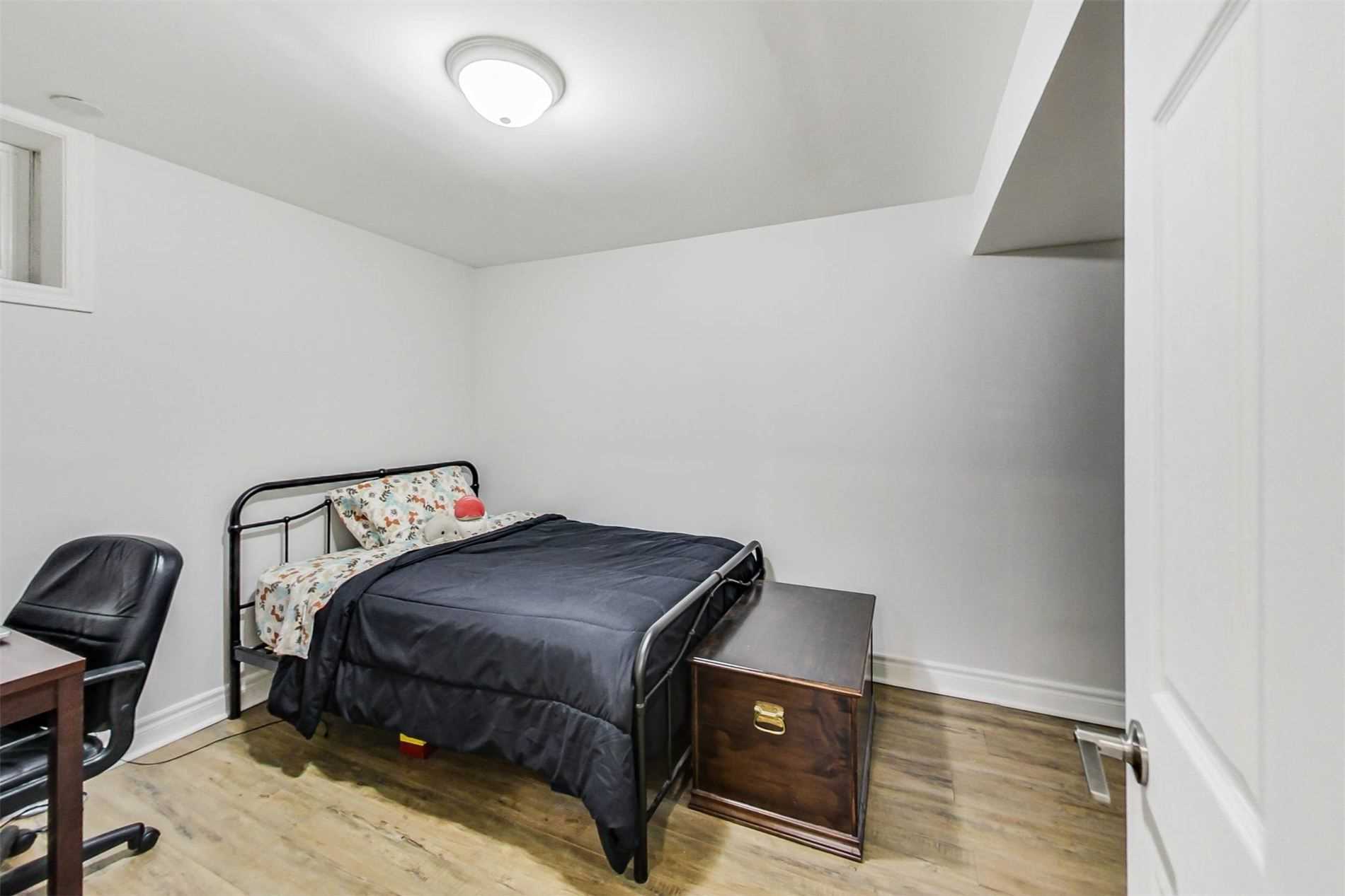 1162 Dovercourt Rd