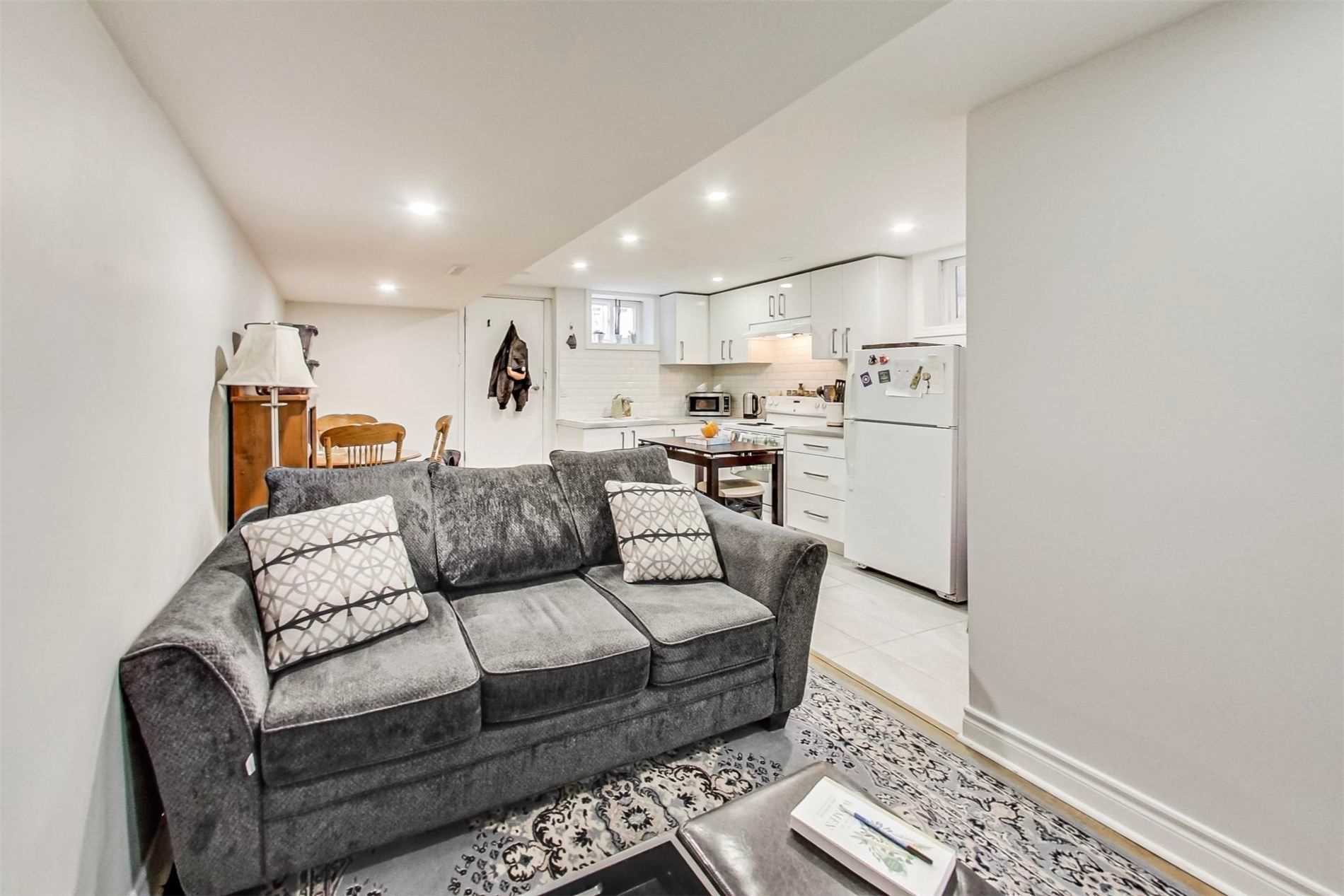 1162 Dovercourt Rd