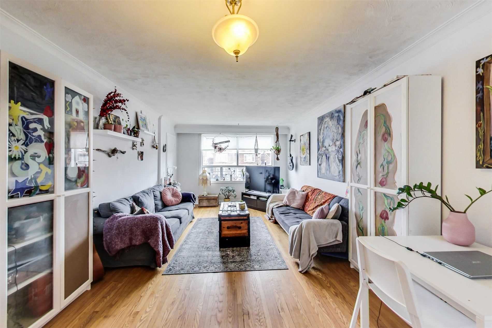 1162 Dovercourt Rd