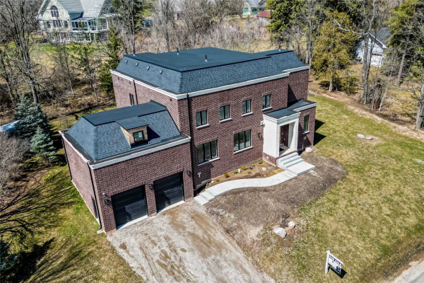 222 King St, Caledon