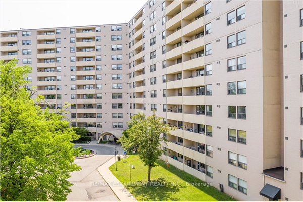 700 Dynes Rd, Burlington