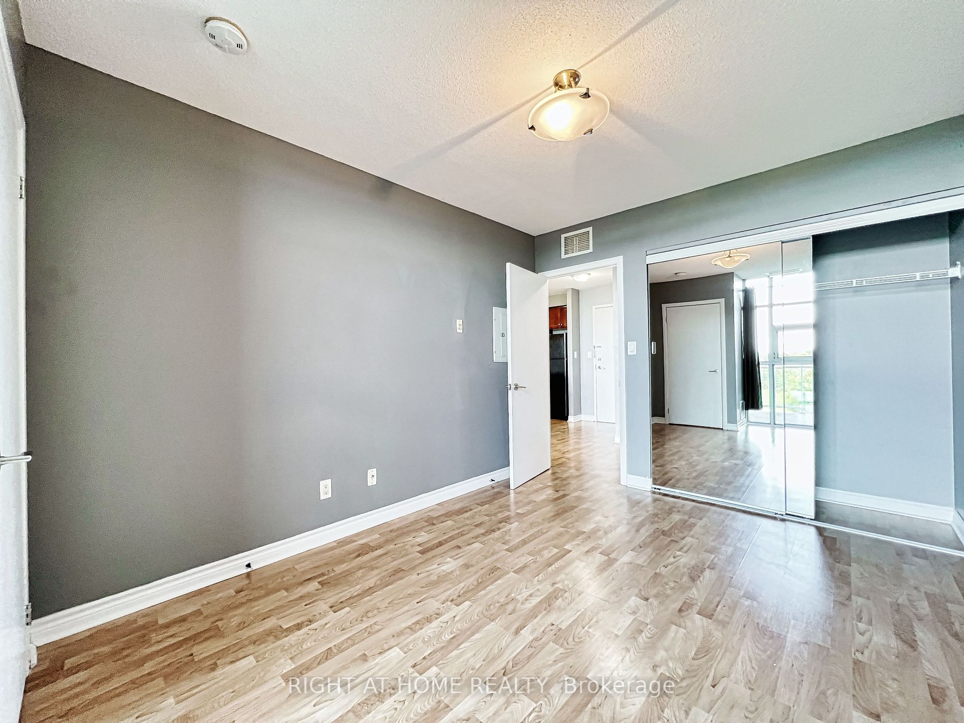 Listing W6019144 - Large Photo # 8