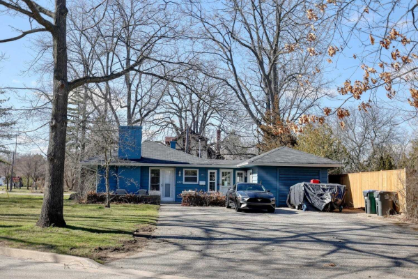 1271 Lorne Park Rd, Mississauga