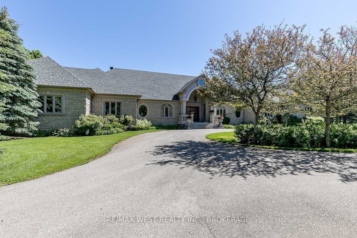 Listing W6020005 - Large Photo # 2