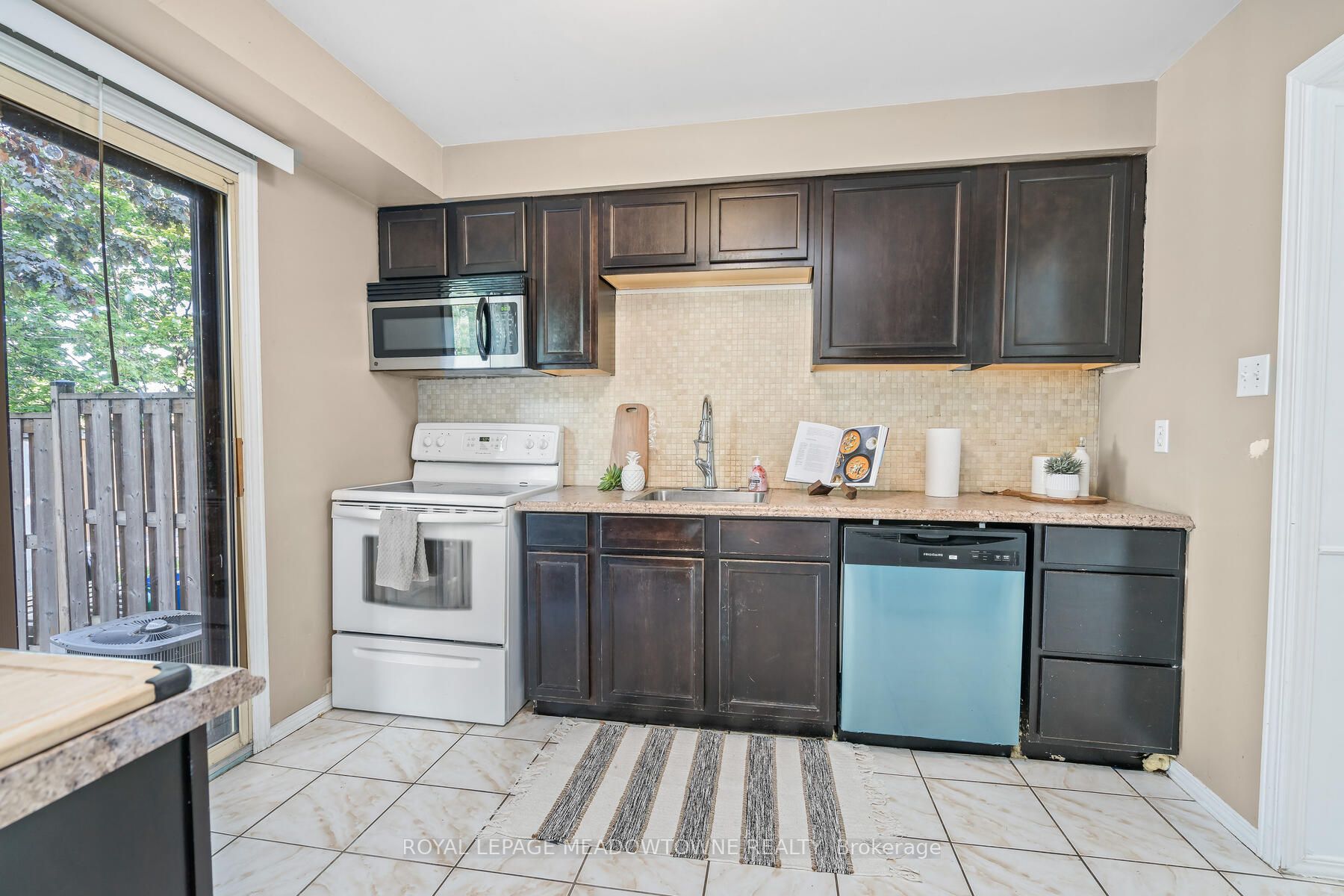 18 Candlewood Crt