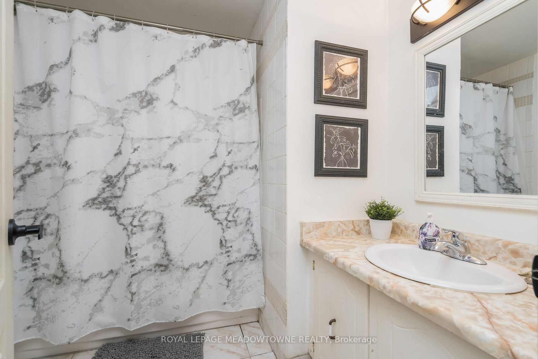 18 Candlewood Crt