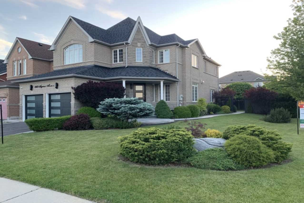 3303 Aquinas Ave, Mississauga