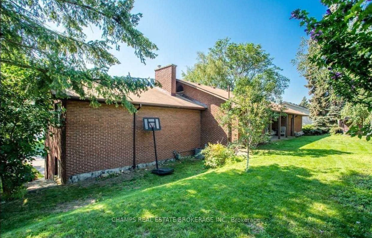 841 Danforth Place