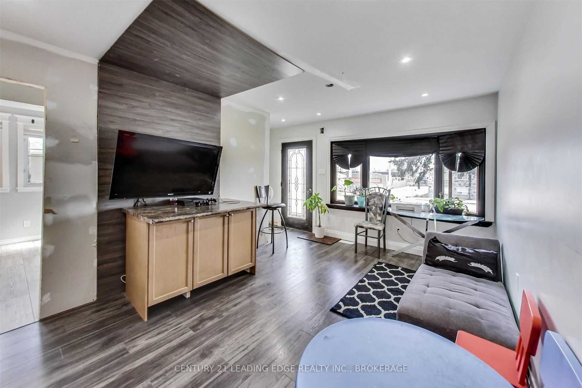 335 Broadway Ave