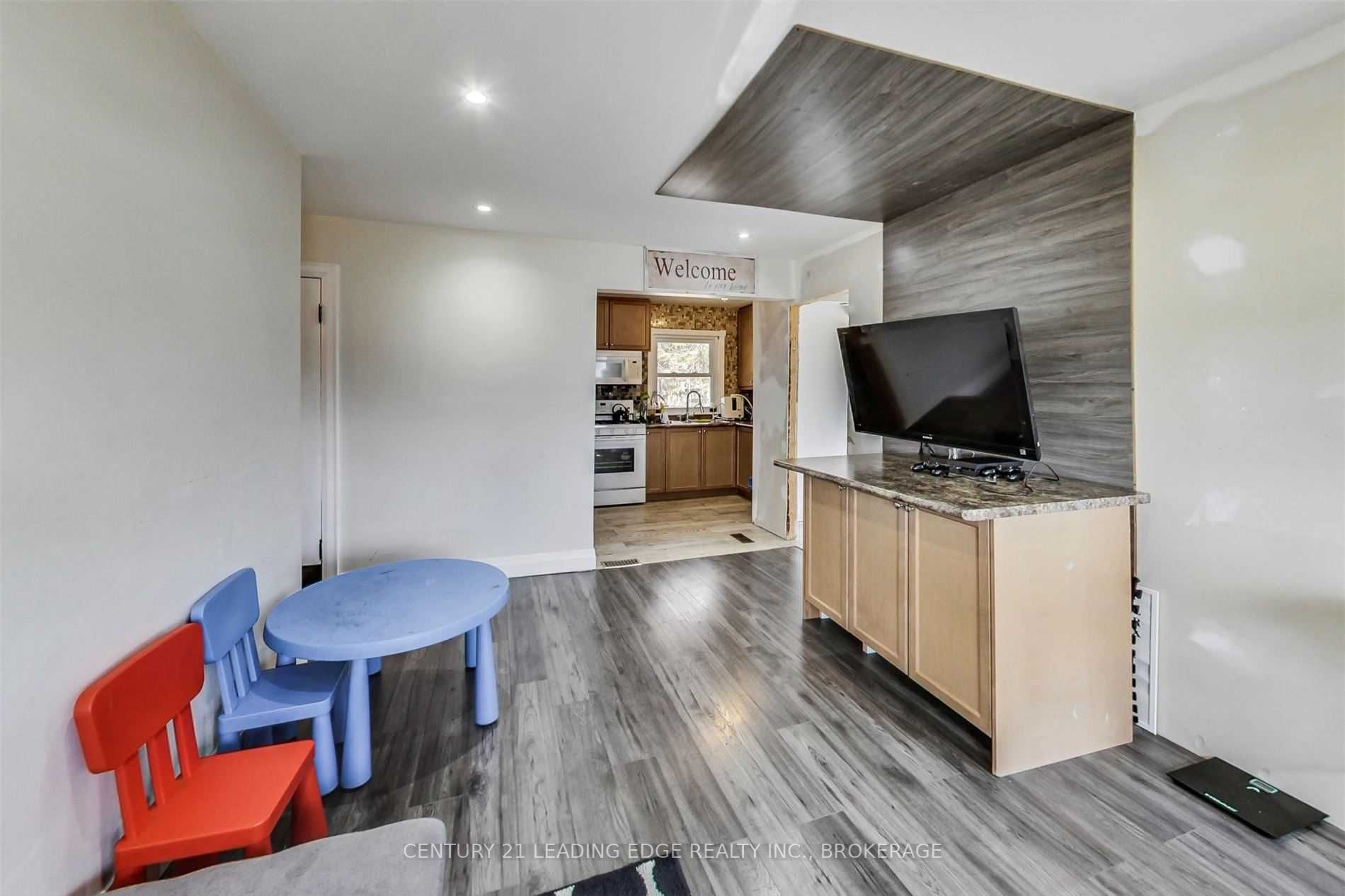 335 Broadway Ave