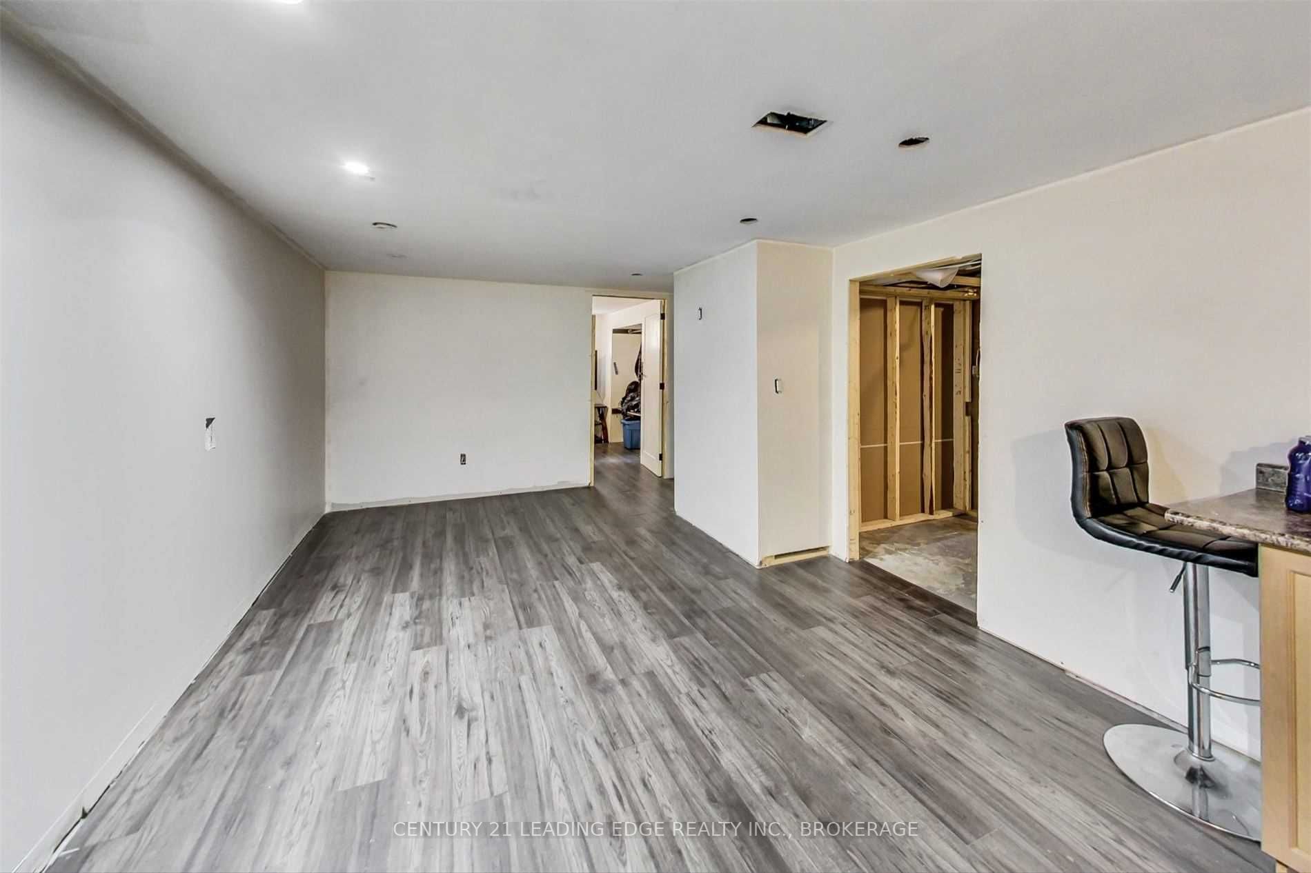 335 Broadway Ave