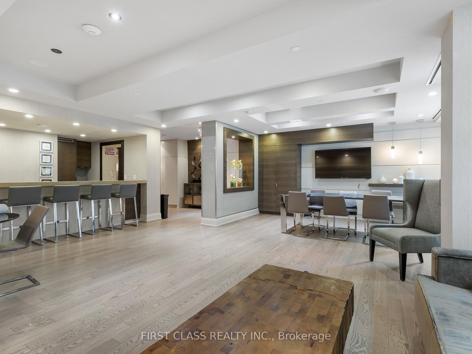 60 Annie Craig Dr, #402
