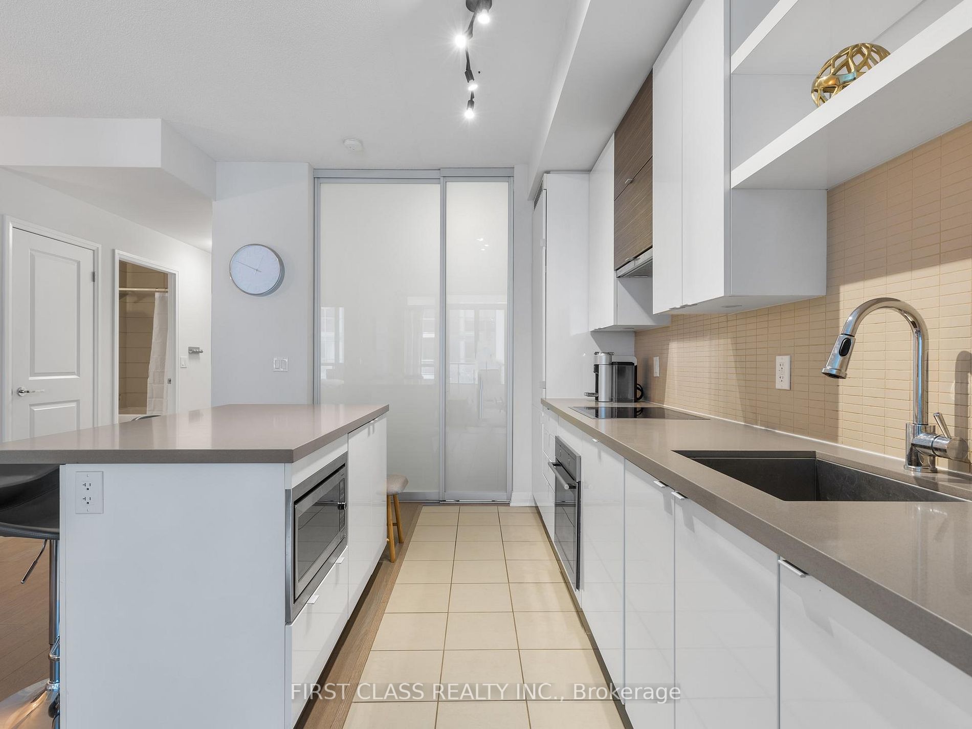 60 Annie Craig Dr, #402
