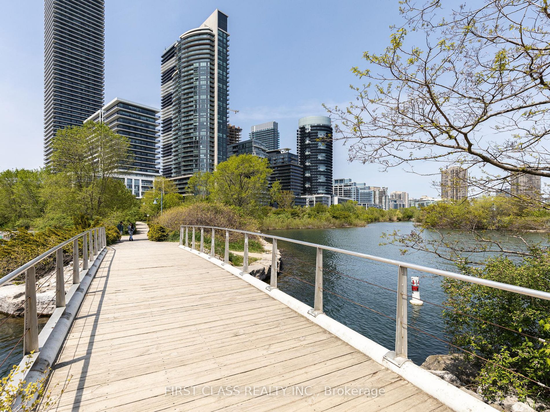 60 Annie Craig Dr, #402