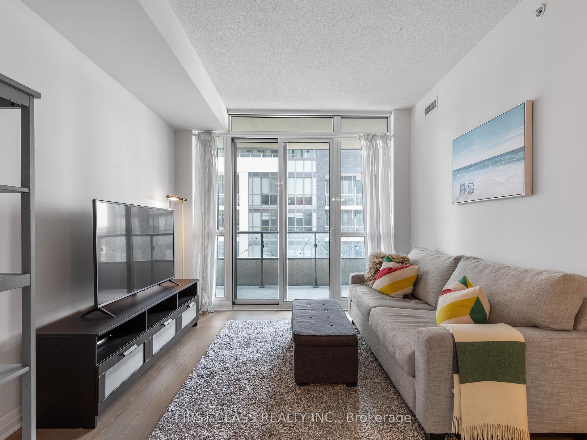 60 Annie Craig Dr, #402