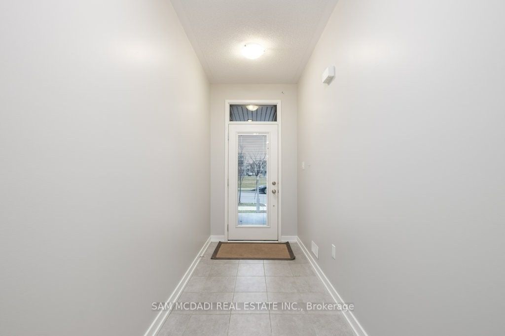 220 Squire Crescent