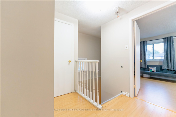 251 Royal Salisbury Way, Brampton