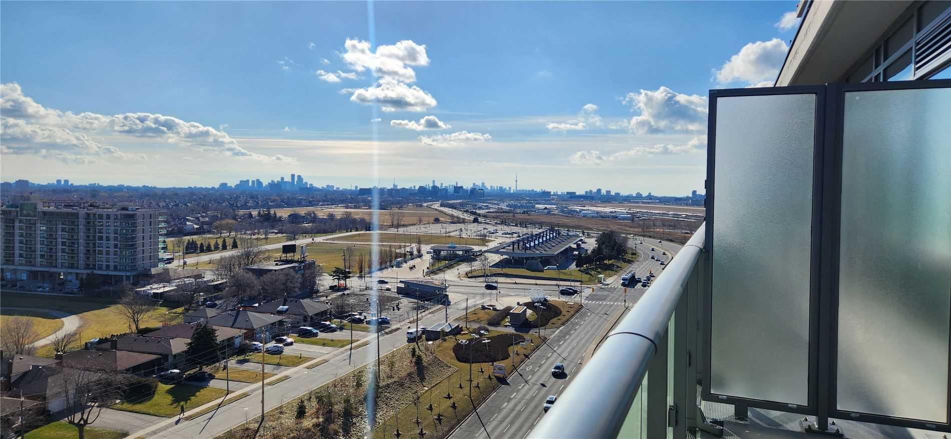 10 De Boers Dr, #1305