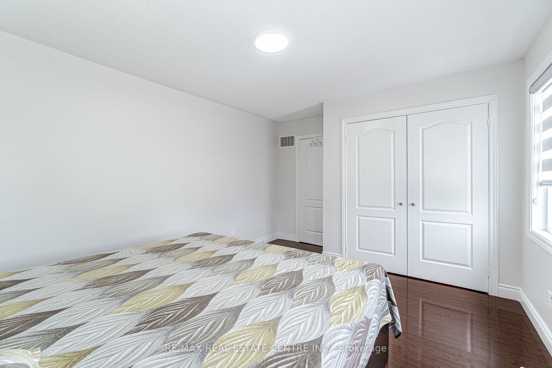 5 Wild Indigo Cres