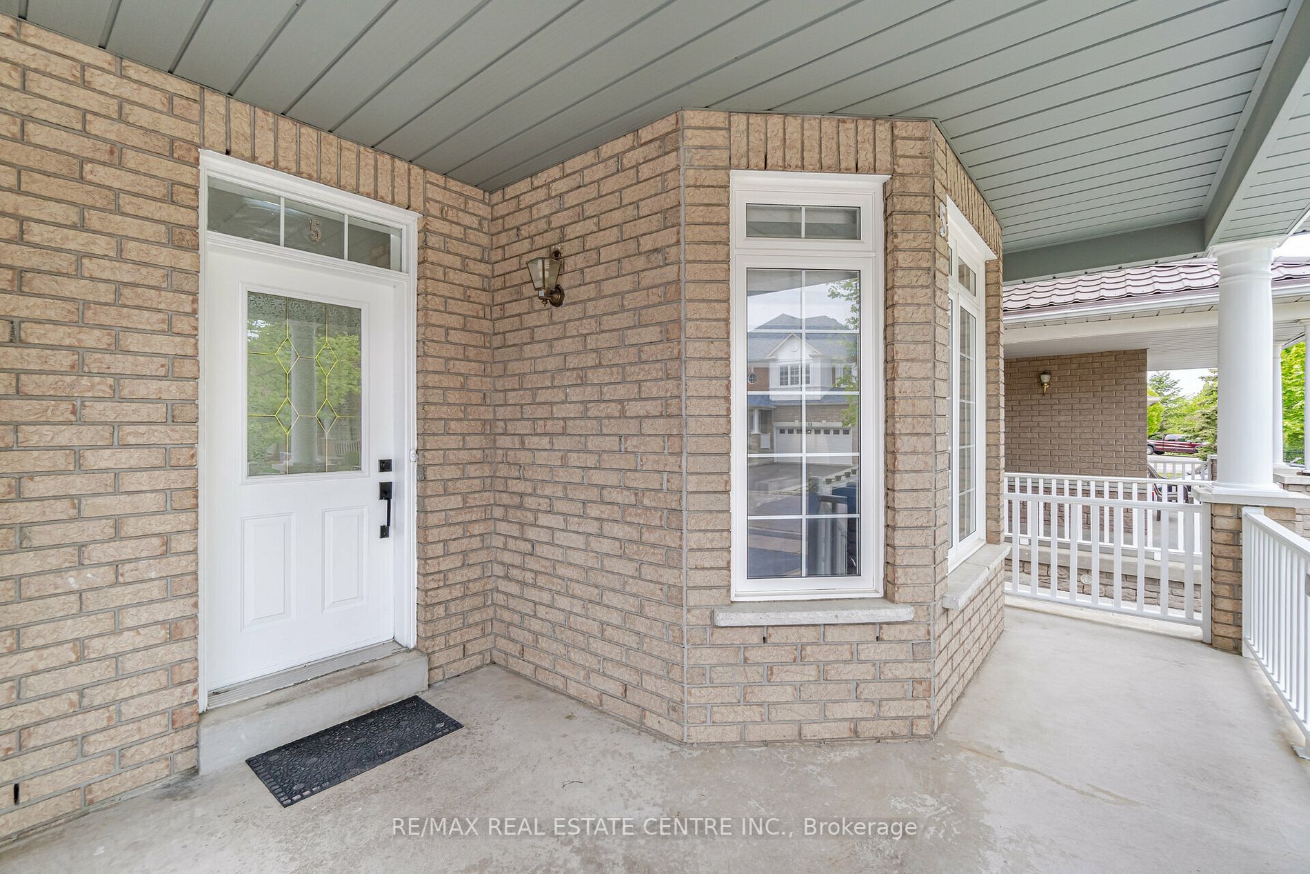 5 Wild Indigo Cres