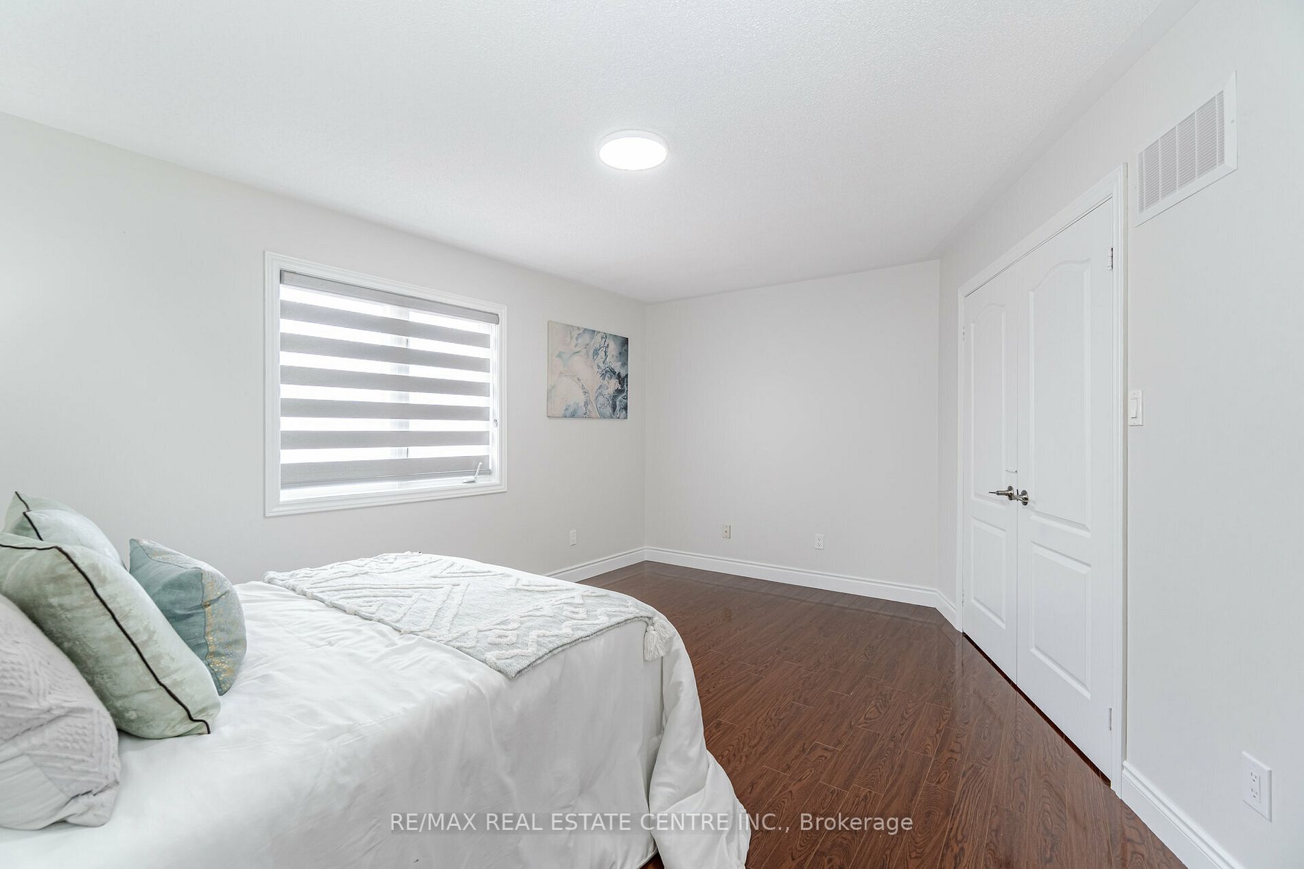 5 Wild Indigo Cres