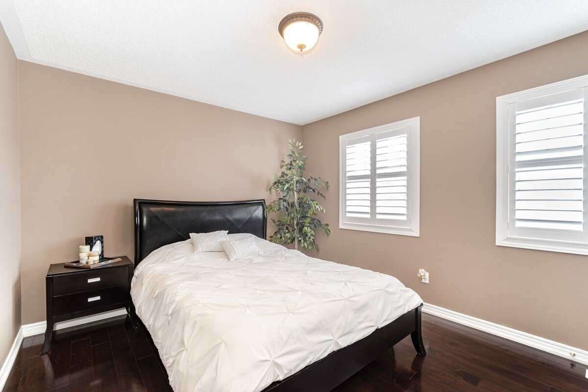 190 Cooke Cres