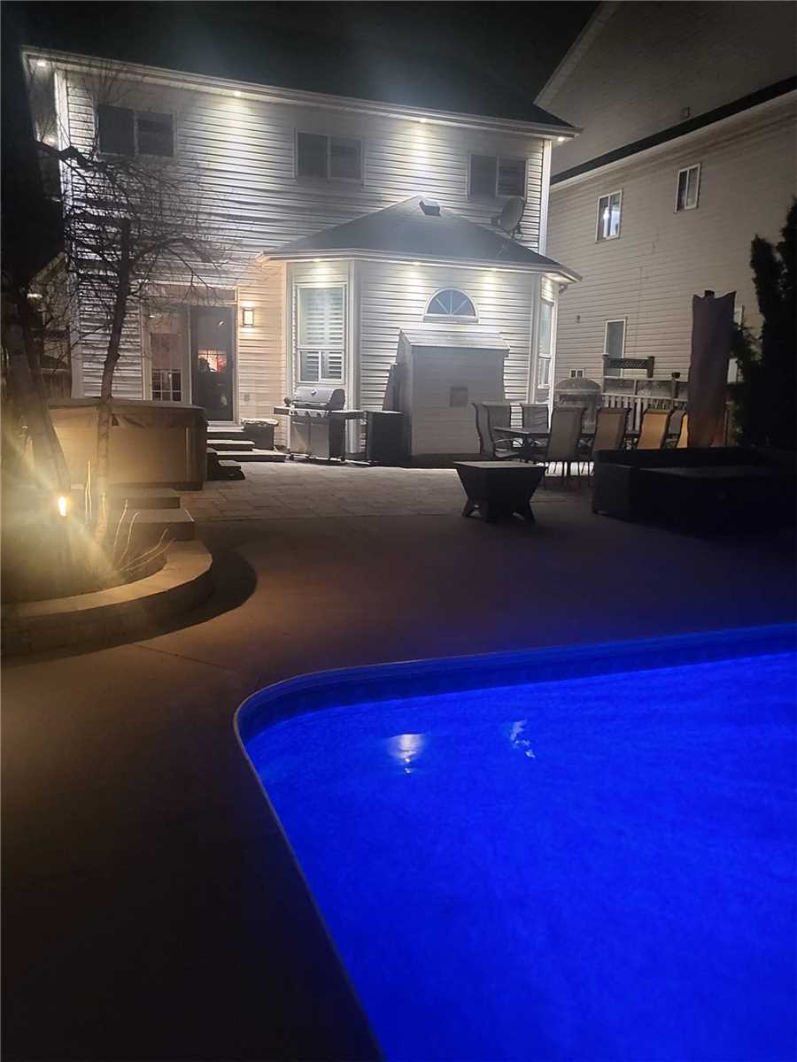 190 Cooke Cres
