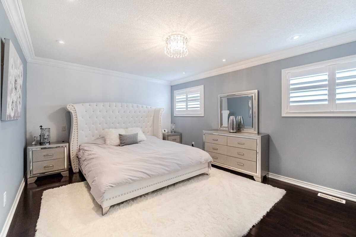 190 Cooke Cres