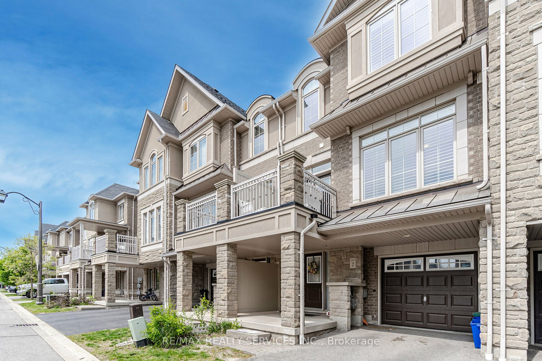 2435 Greenwich Dr, #2