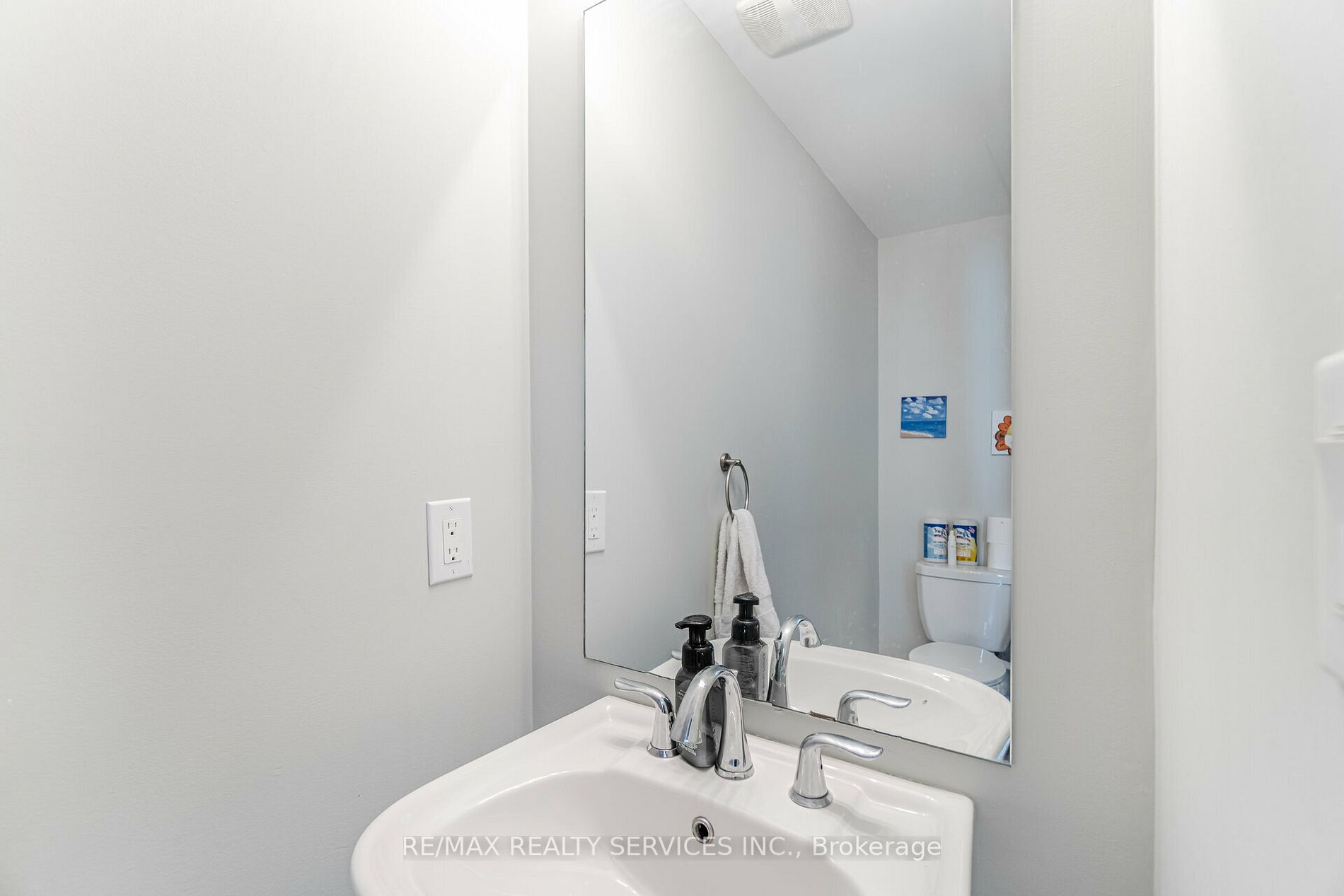 2435 Greenwich Dr, #2