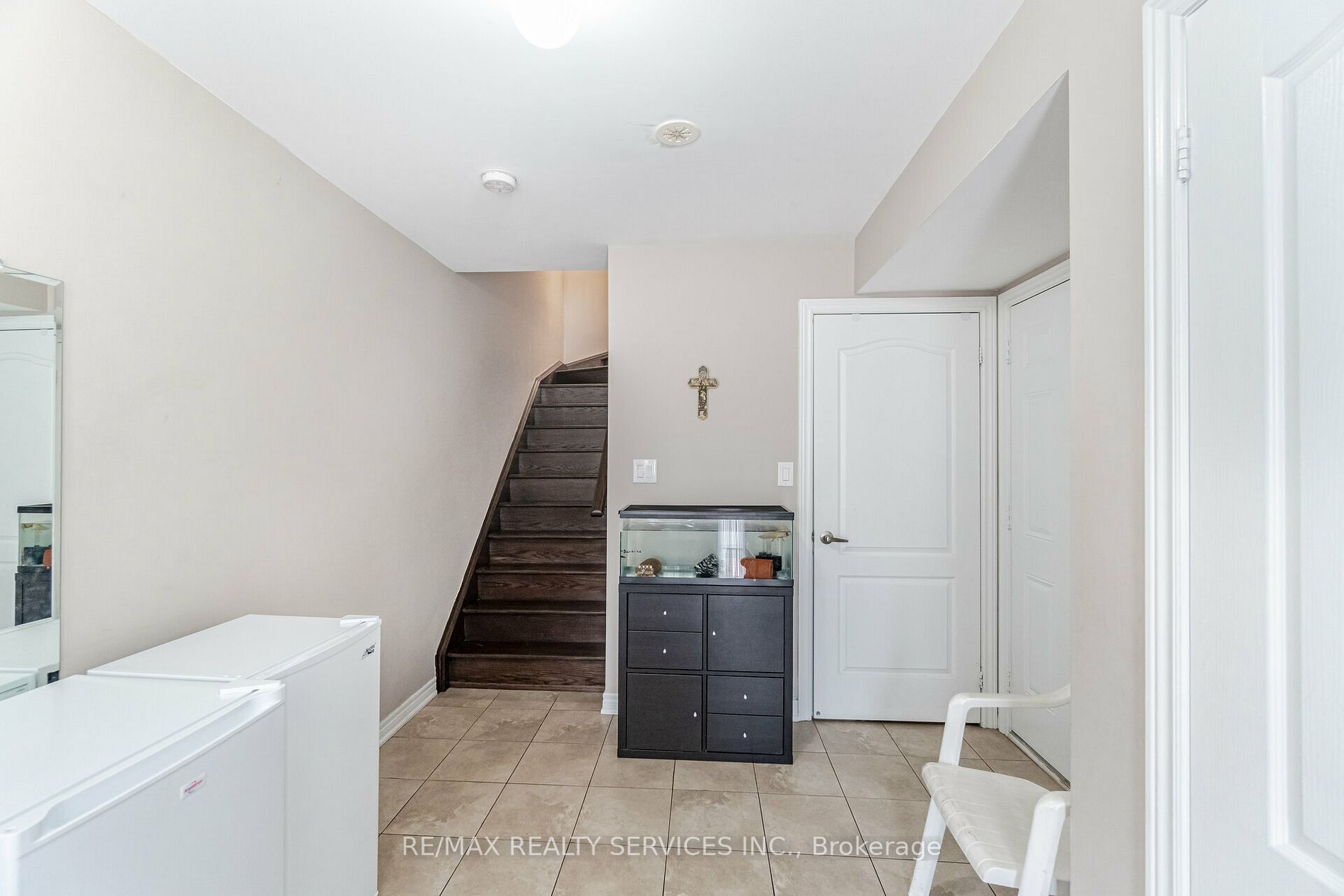2435 Greenwich Dr, #2