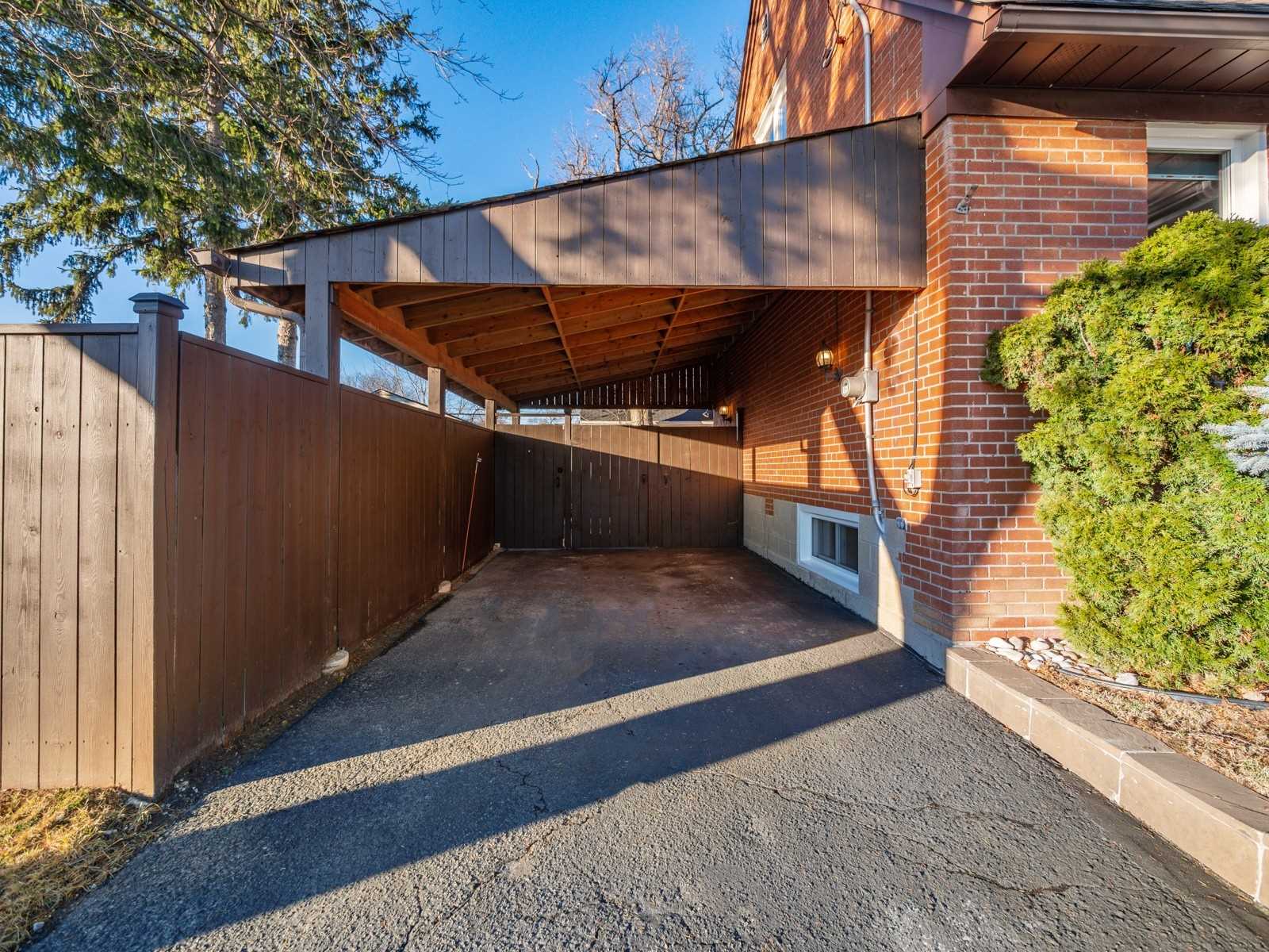 2 North Heights Rd