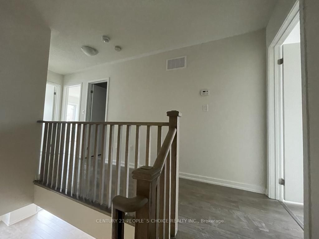 24 Heathrow Lane