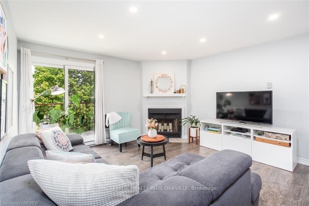 1498 Pilgrim's Way, #233