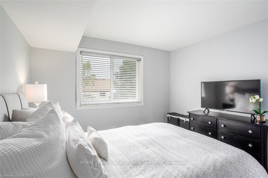 1498 Pilgrim's Way, #233
