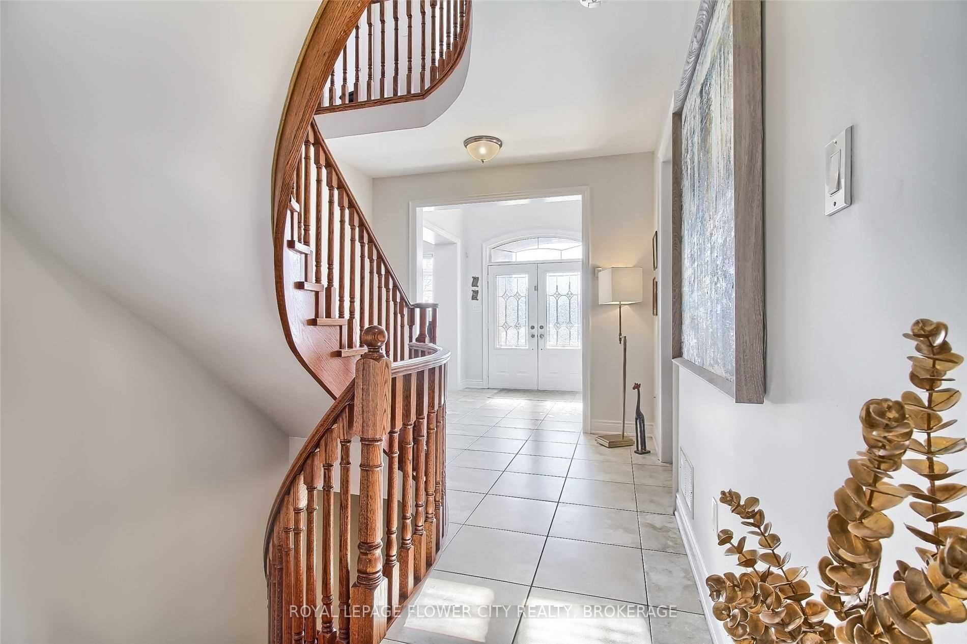 2425 North Ridge Tr