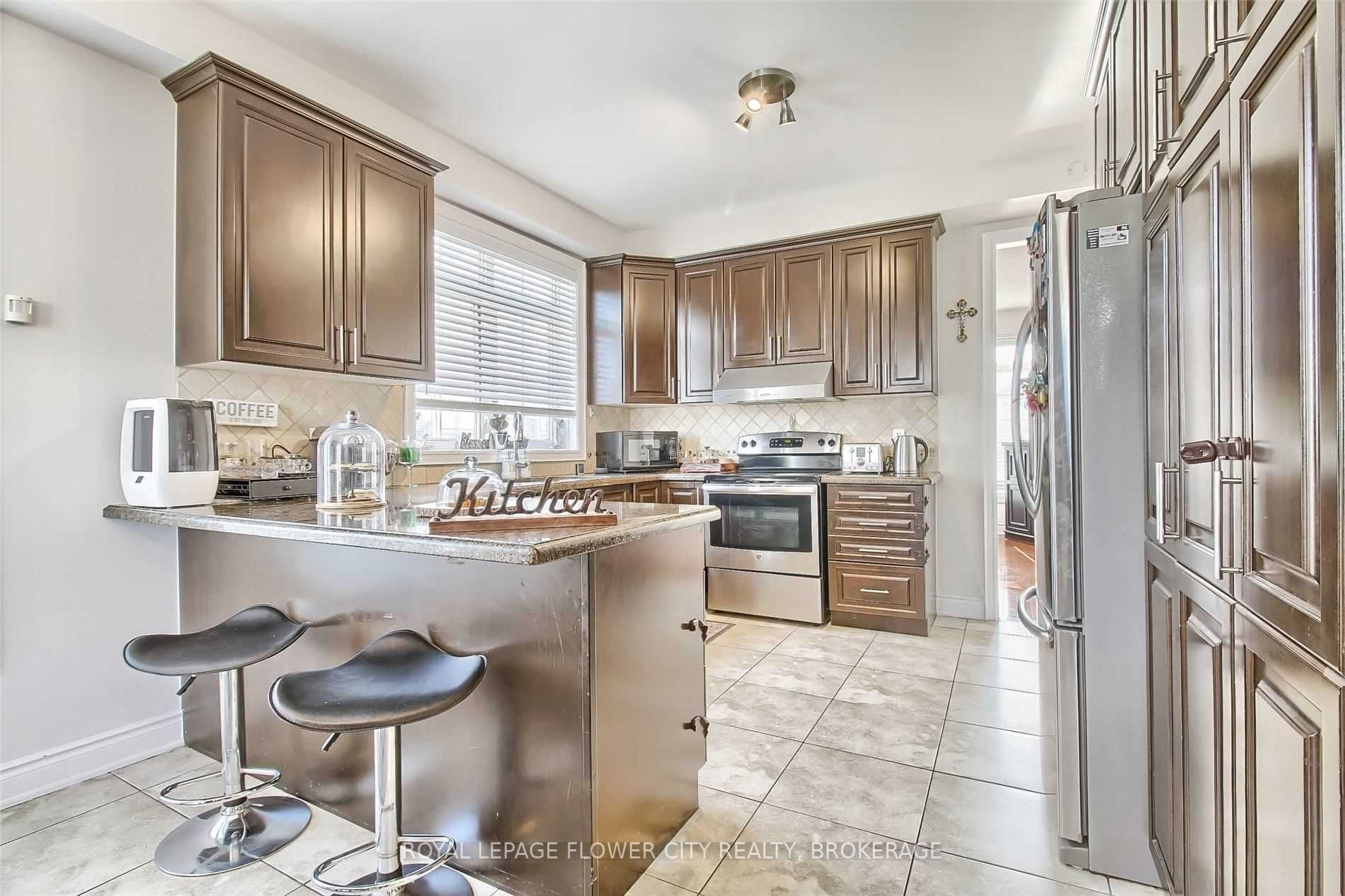 2425 North Ridge Tr