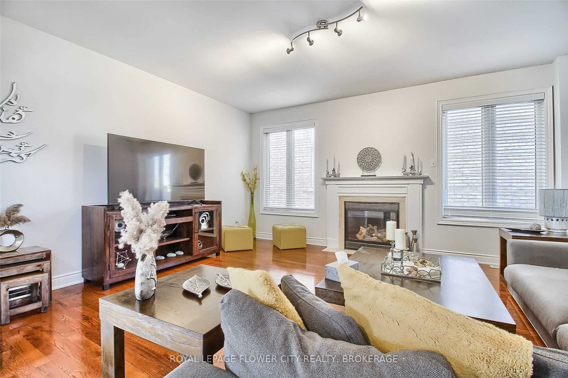 2425 North Ridge Tr