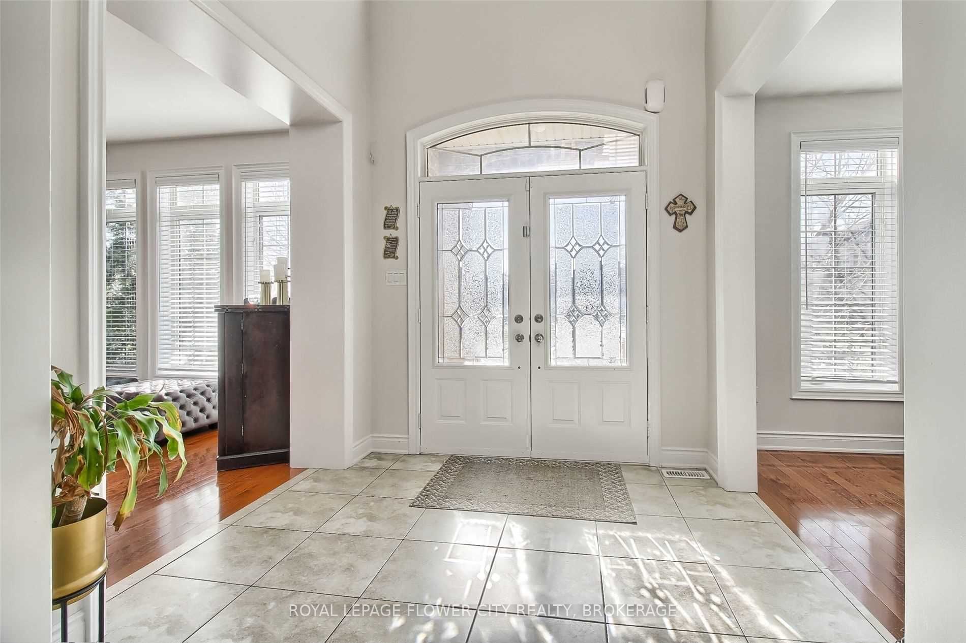 2425 North Ridge Tr