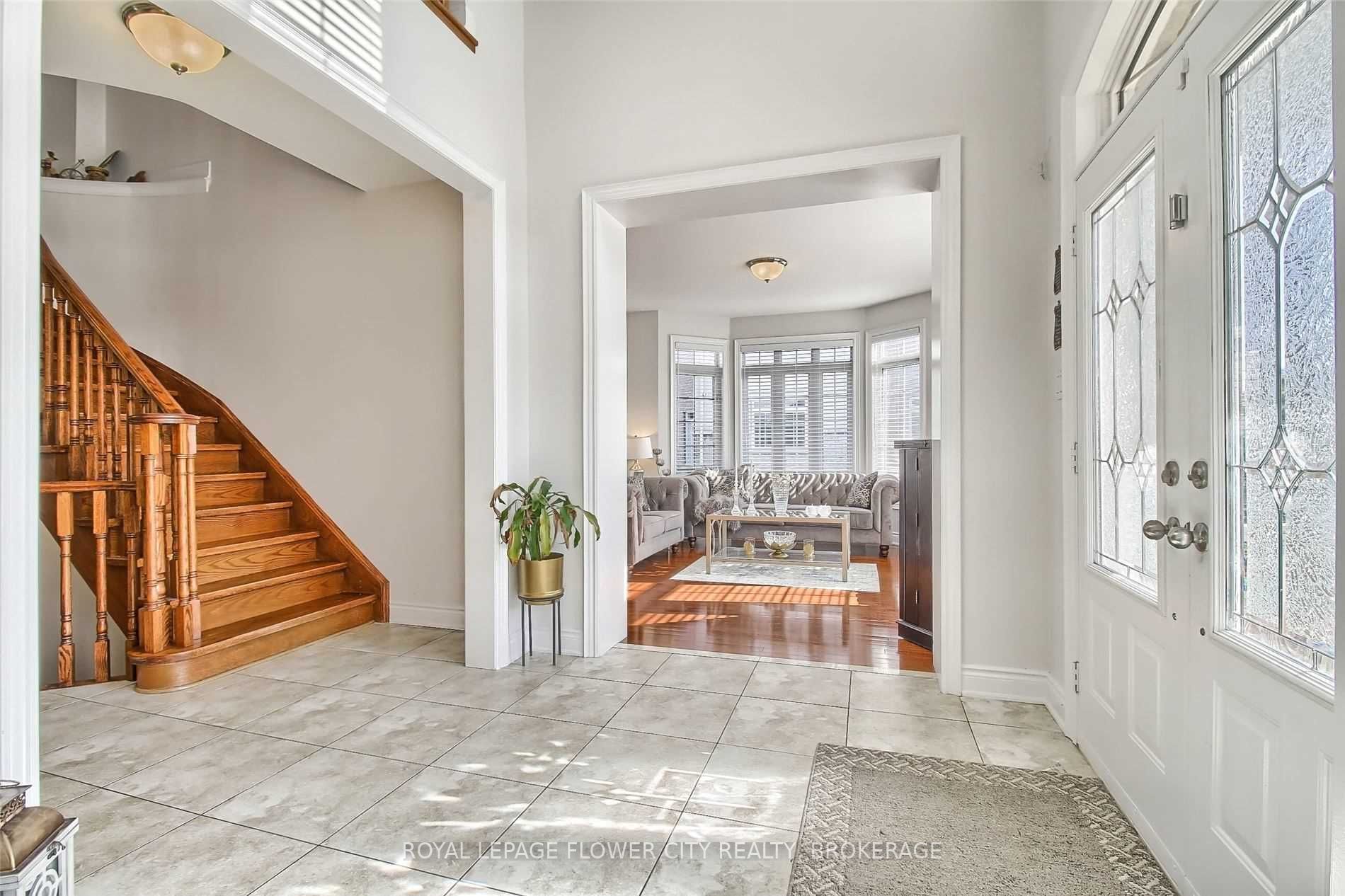 2425 North Ridge Tr