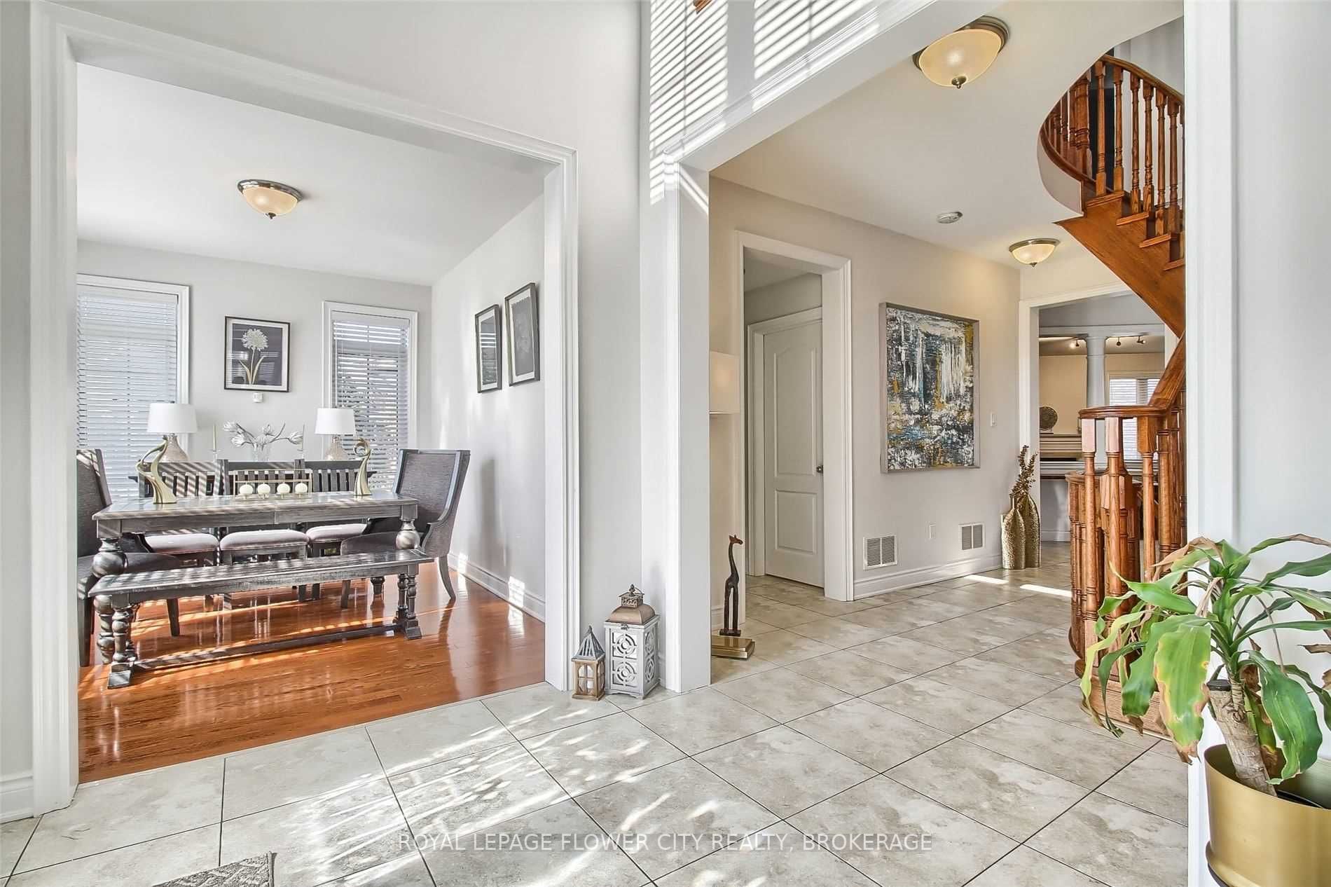 2425 North Ridge Tr
